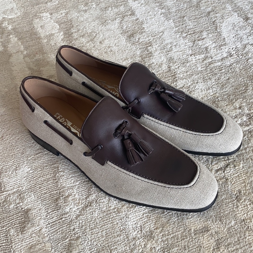 Ferragamo men’s Linen Mix Loafer size 9